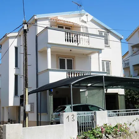 Apartments Zara *