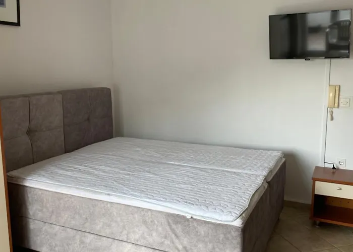 בית הארחה Apartments Zara זאדאר