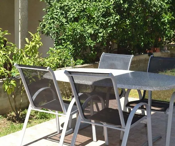 Apartments Zara 3* 扎达尔