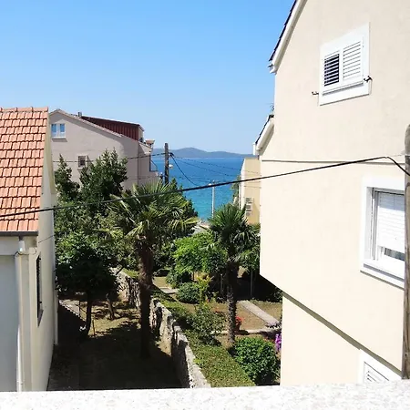 Apartments Zara Vendégház *